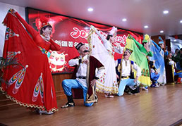 迎新年 庆元旦——新疆著名歌舞团走进上海金城护理院慰问演出