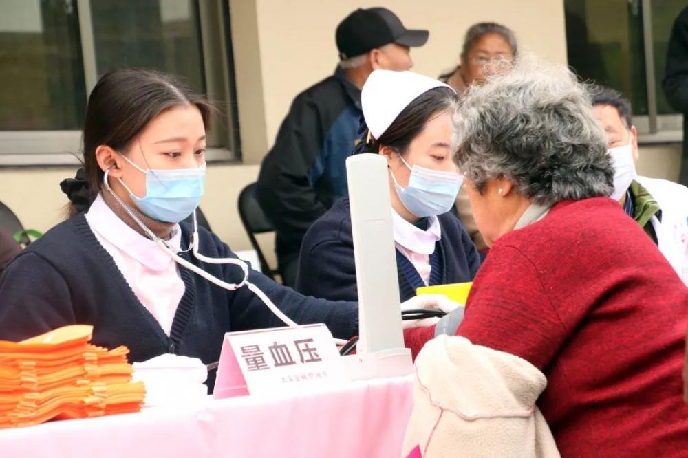 上海金城护理院——传承雷锋精神 弘扬时代新风