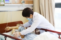 选择护理院时有哪些标准呢？？上海金城护理院让老人住得舒心，吃得开心