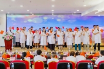 弘扬崇高医德，精进医疗技艺 —— 上海金城护理院举办 2025 年中国医师节庆祝暨表彰大会