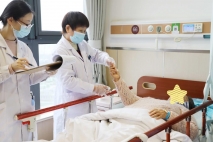 长期卧床的老人您真的照顾好了吗？上海金城护理院：专业卧床护理，让爱与健康同行