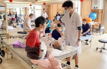 与爱同行，上海金城护理院用细心与耐心和关爱让失能老人安享晚年