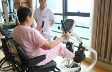 上海老人护理院 上海金城护理院专业护理小脑萎缩的老年人