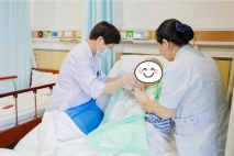 卧床老人便秘怎么护理？上海金城护理院中西医+康复+护理帮老人解“难”