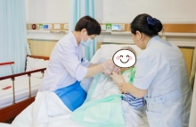 卧床老人便秘怎么护理？上海金城护理院中西医+康复+护理帮老人解“难”