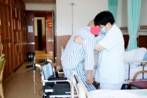 上海金城护理院：脑外伤的症状表现有哪些?如何护理脑外伤病人？