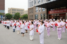 白衣执甲守初心，红旗飘扬赞祖国——上海金城护理院举行迎国庆升国旗仪式