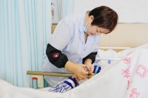 高龄老人护理需要注意什么？高龄老人如何护理？上海高龄老人护理院