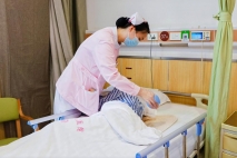 上海失能老人护理院  上海金城护理院，照护失能老人必学的护理技巧