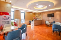 天气越来越热，卧床老人如何护理？上海金城护理院教你科学护理卧床老人